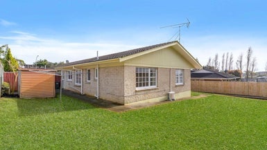 2/135 GLENMORE RD, Sunnyhills, Auckland - Carousel 1