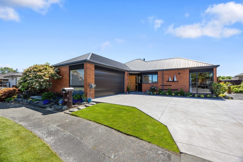 6 Astor Place, Halswell, Christchurch - Carousel 1
