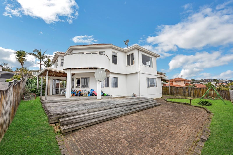 8 Sesame Grove, Goodwood Heights, Auckland - Carousel 2