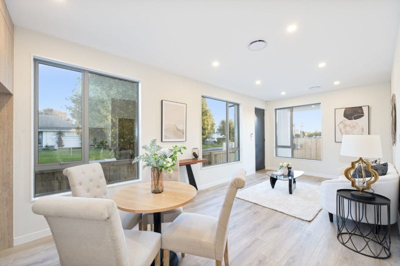 2/5 Hereford Street, Te Atatu Peninsula, Auckland - Carousel 2