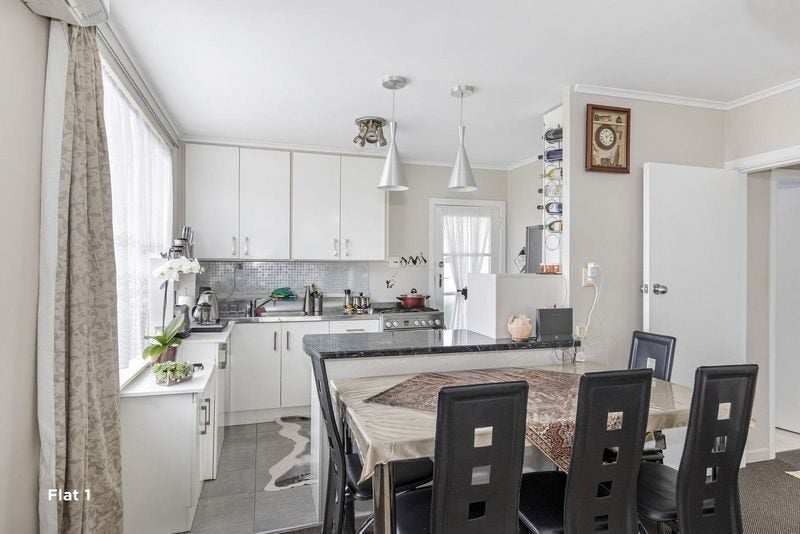 1/3 Simkin Avenue, St Johns, Auckland - Carousel 2