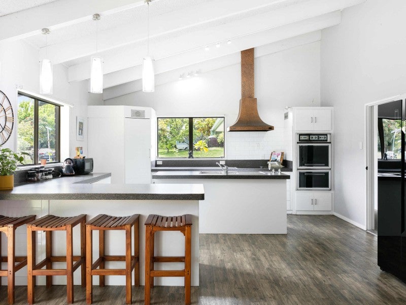 2 Magnolia Street, Outer Kaiti, Gisborne - Carousel 1