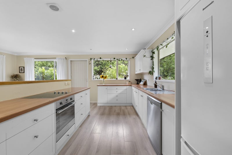 1096 Egmont Road, Egmont Village, New Plymouth - Carousel 2