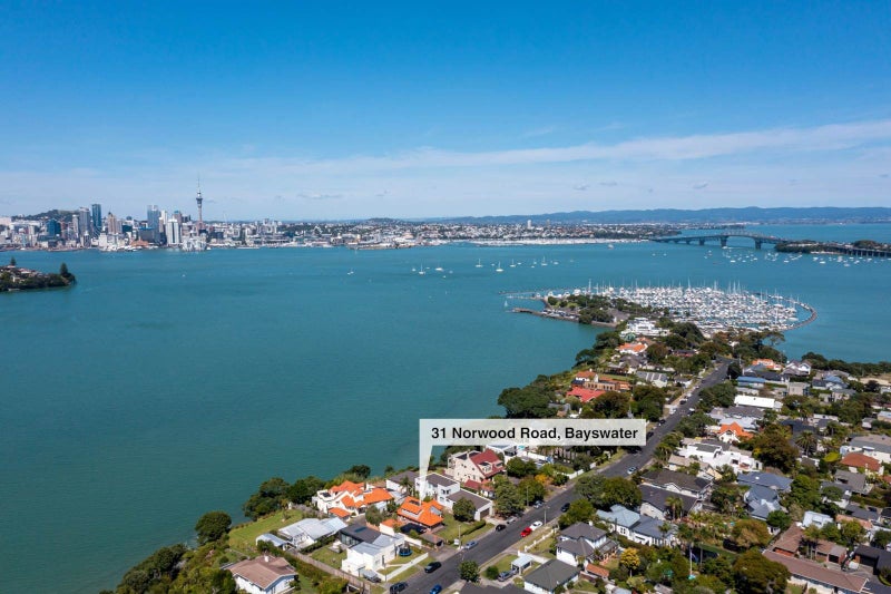 31 Norwood Road, Bayswater, North Shore City - Carousel 2