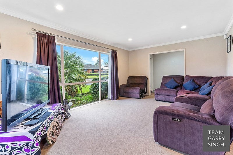 23 Castlehill Court, Wattle Downs, Auckland - Carousel 2