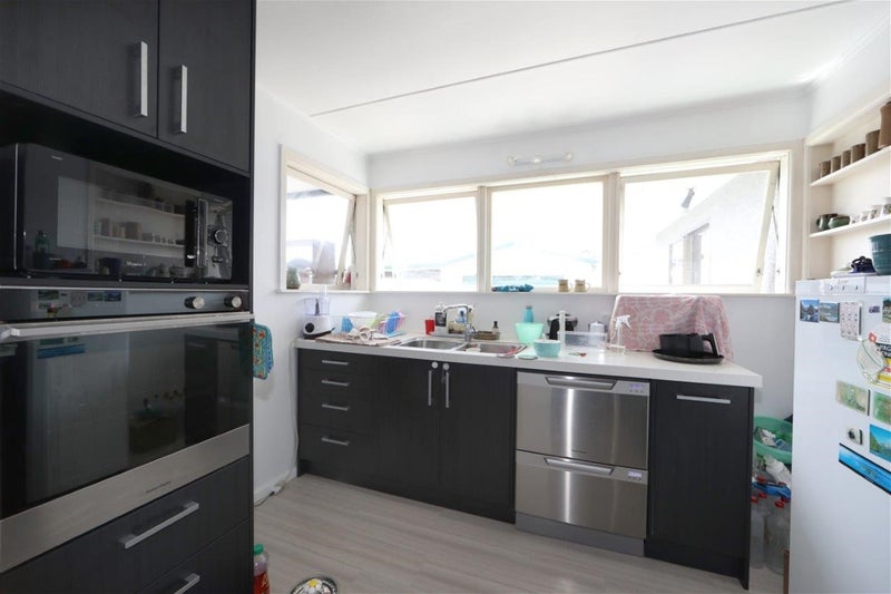 1218 Norfolk Crescent, Mayfair, Hastings - Carousel 2