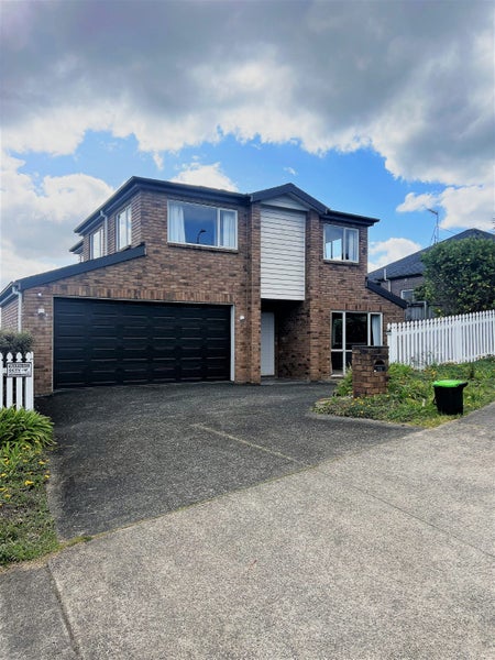 18 Mulroy Place, Pinehill, Auckland - Carousel 1