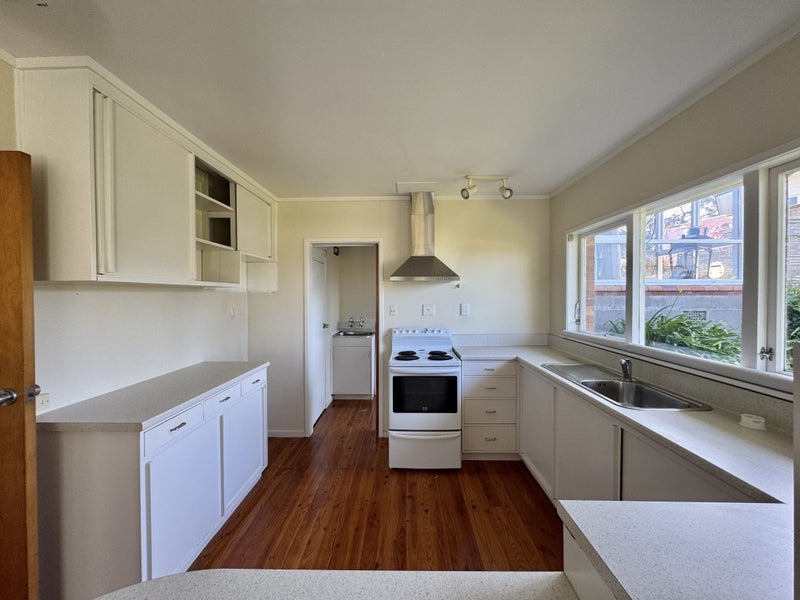 4 The Glebe, Cockle Bay, Auckland - Carousel 2