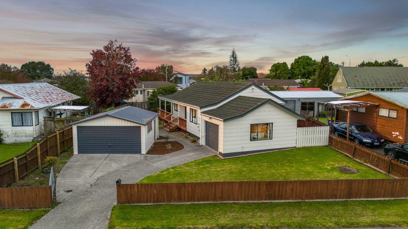 5 Posa Avenue, Henderson, Auckland - Carousel 2