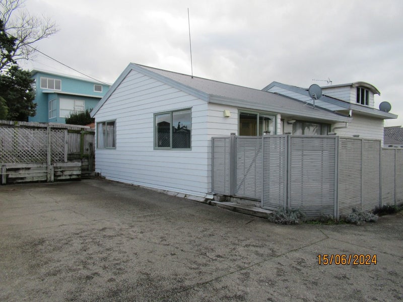53 Knights Road, Rothesay Bay, Auckland - Carousel 1