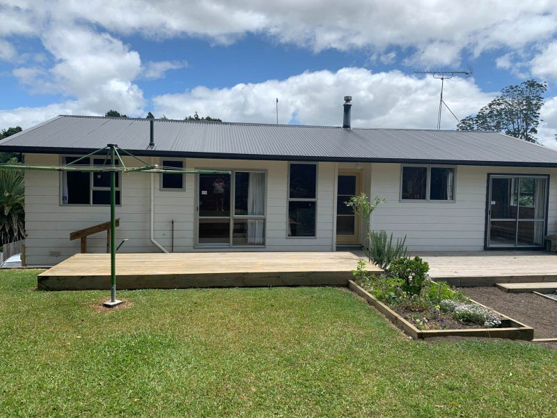 12 William Hadlow Place, Hatfields Beach, Orewa - Carousel 1