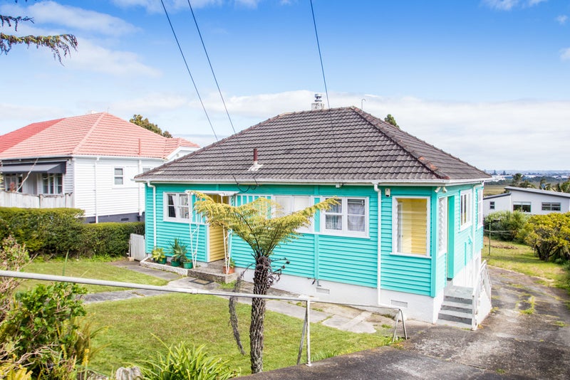 17 Hadfield Avenue, Waterview, Auckland - Carousel 1