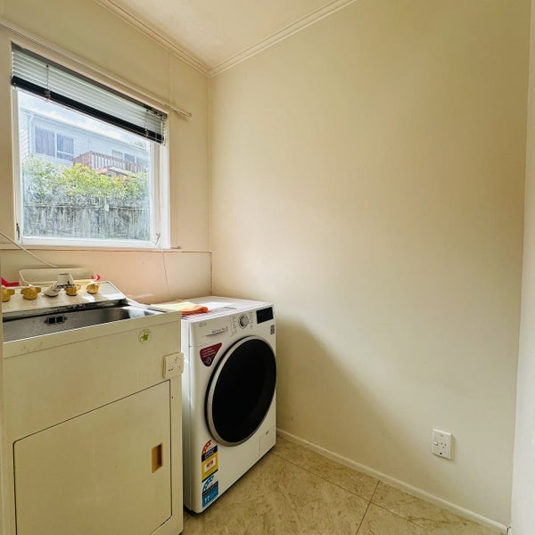 22 Segedin Place, Glenfield, Auckland - Carousel 15