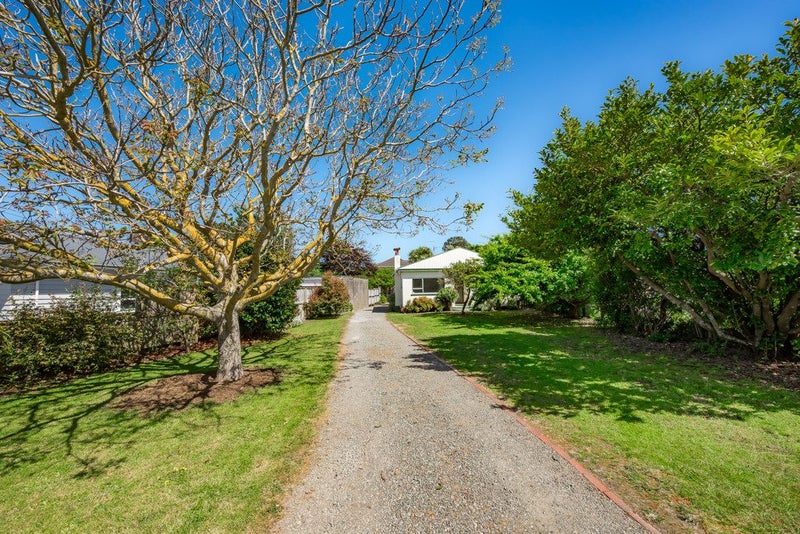 16 Dale Road, Raumati South, Paraparaumu - Carousel 1