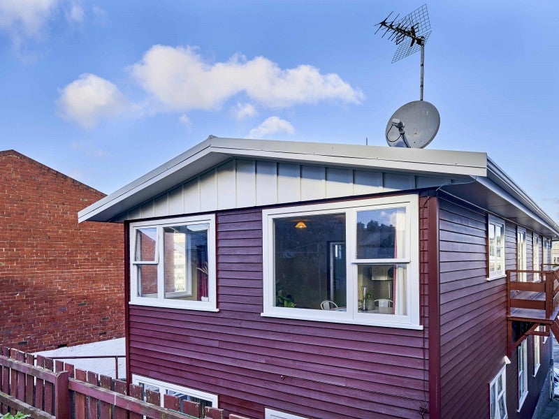 2/16 Rolleston Street, Mount Cook, Wellington - Carousel 2