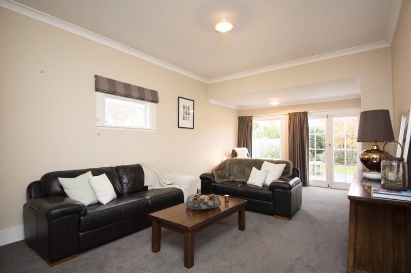 2 Beresford Street, Takaro, Palmerston North - Carousel 2