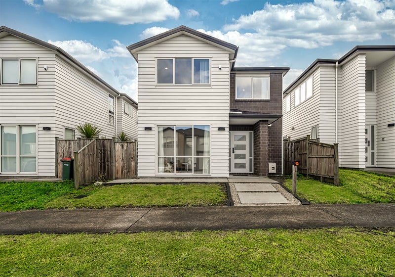12 Calcite Avenue, Flat Bush, Auckland - Carousel 1