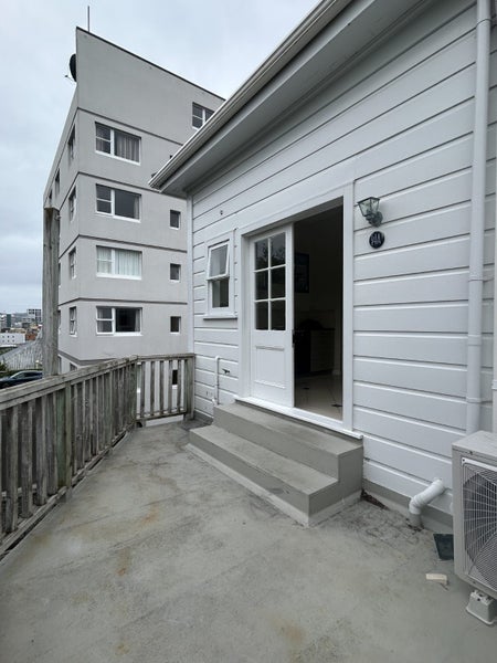 14A Thompson Street, Mount Cook, Wellington - Carousel 11