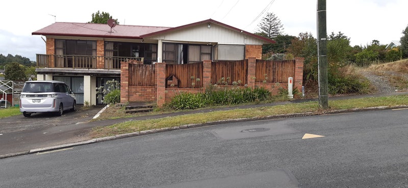 4 O'Donoghue Street, Hillcrest, Hamilton - Carousel 2