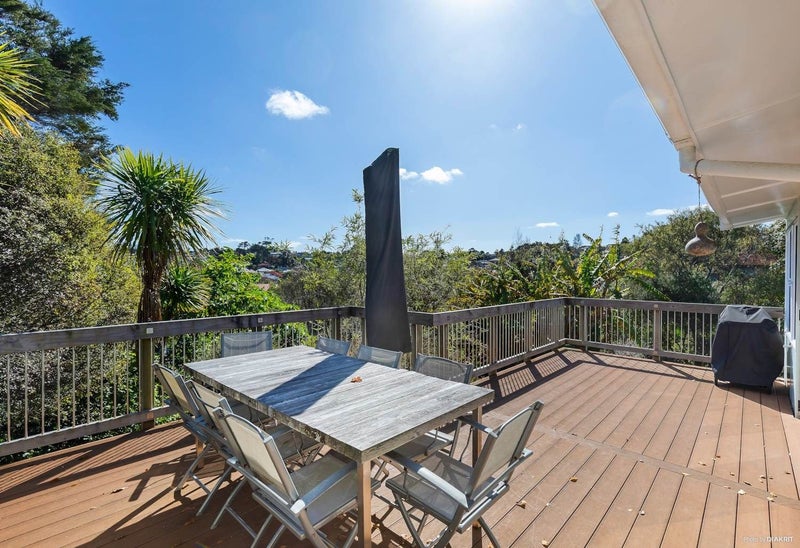 18 Madison Place, Forrest Hill, Auckland - Carousel 2