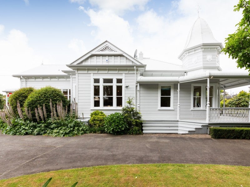 77 Te Awe Awe Street, Hokowhitu, Palmerston North - Carousel 2