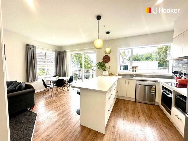 31 Mayfield Avenue, Wakari, Dunedin - Carousel 2