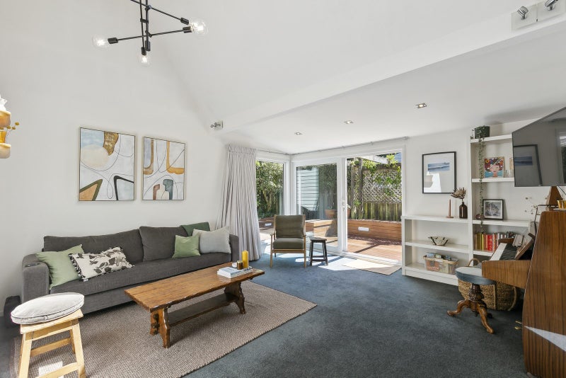 33 Amapur Drive, Khandallah, Wellington - Carousel 2