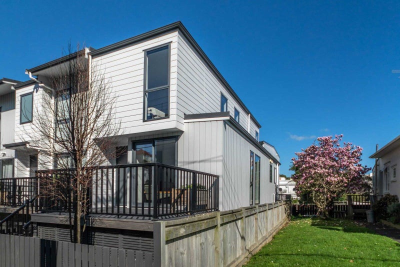 79C Herald St, Berhampore, Wellington - Carousel 1