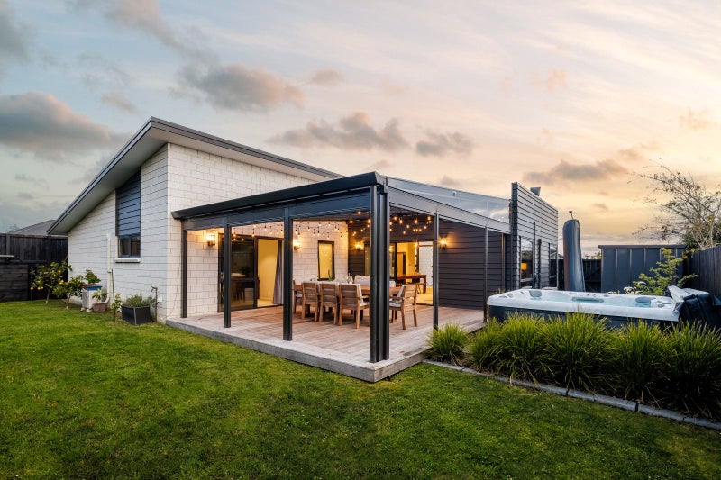 116 Cumberland Drive, Flagstaff, Hamilton - Carousel 1