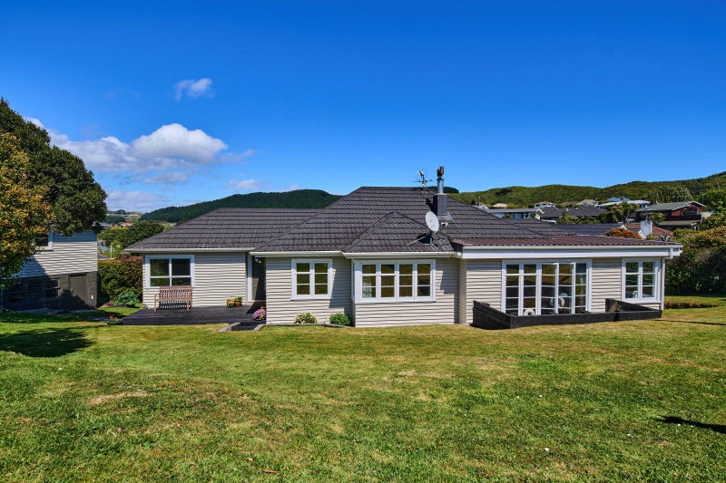 2 Kereru Bend, Tawa, Wellington - Carousel 17