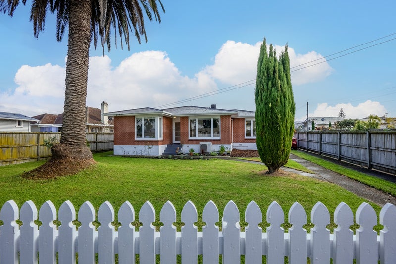 131 Canal Road, Avondale, Auckland - Carousel 1