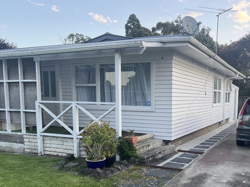 7 Meliora Place, Avondale, Auckland - Carousel 1