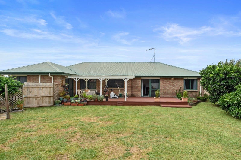11 Sandhurst Place, Nawton, Hamilton - Carousel 1