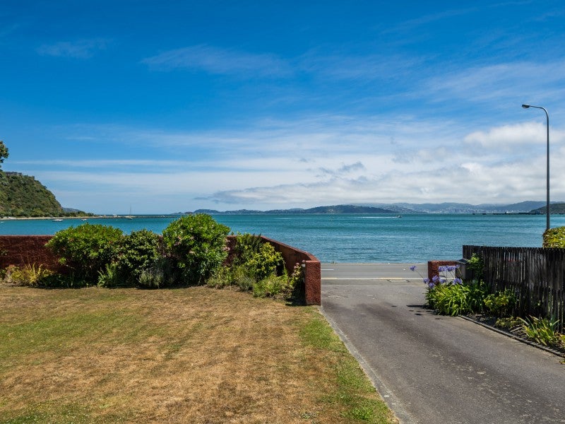225 Marine Drive, Lowry Bay, Lower Hutt - Carousel 2