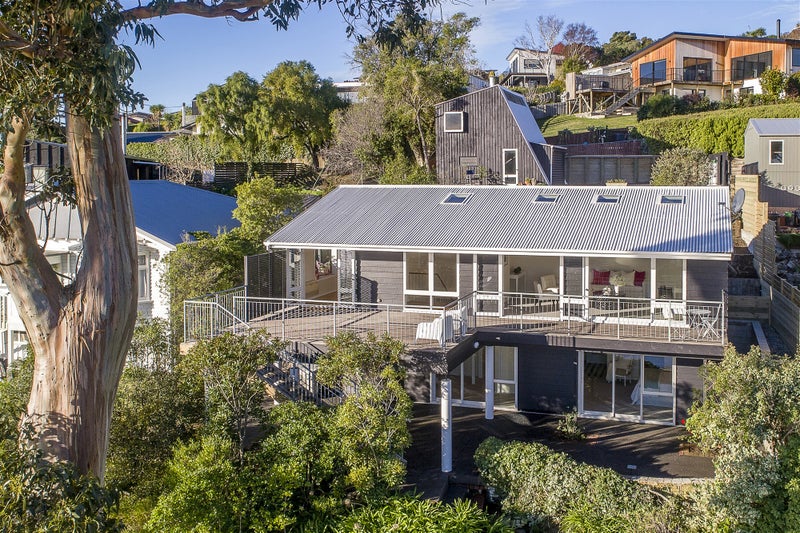 21 Cannon Hill Crescent, Mount Pleasant, Christchurch - Carousel 1