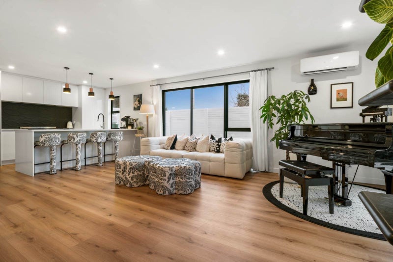 2 Lawry Street, Ellerslie, Auckland - Carousel 1