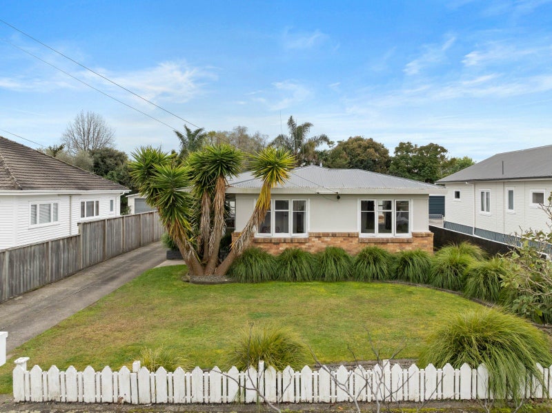 12 Winter Street, Fairfield, Hamilton - Carousel 1