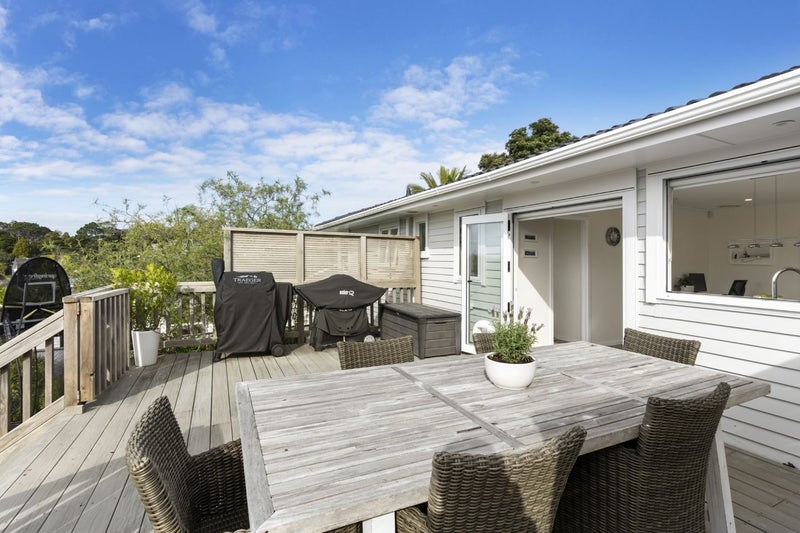 25 Agincourt Street, Glenfield, Auckland - Carousel 14