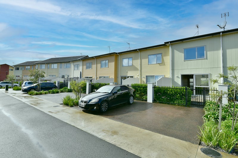 34/11 RAY SMALL DR, Papakura, Auckland - Carousel 17