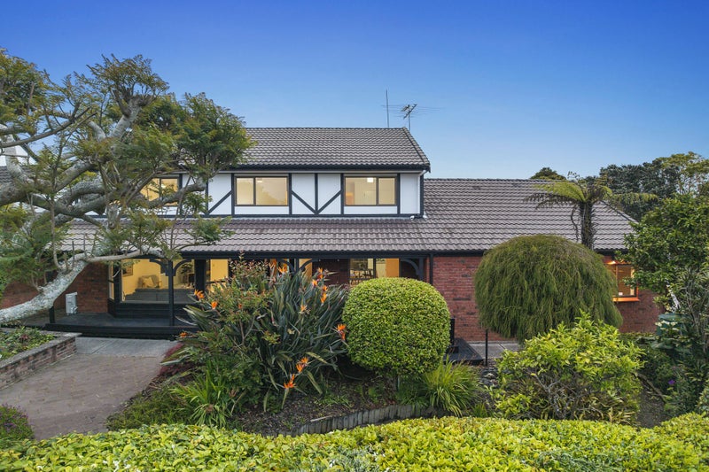 1/877 Beach Road, Waiake, Auckland - Carousel 1