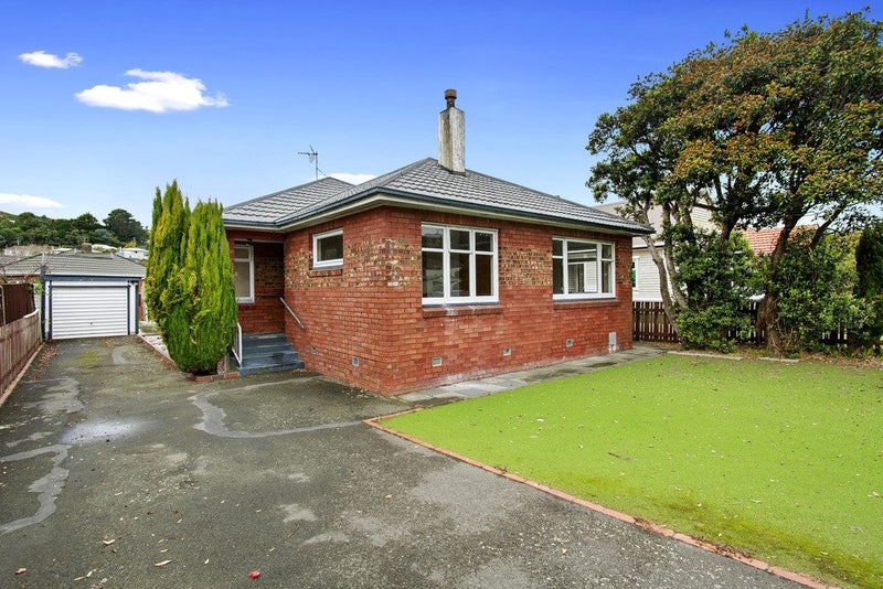 142 Main Road, Tawa, Wellington - Carousel 1