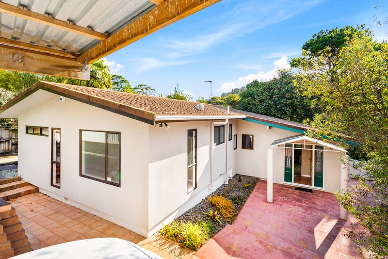 40 Hale Crescent, Bayview, Auckland - Carousel 1