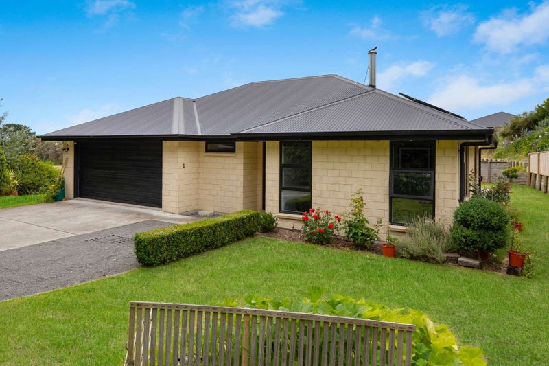 1 Attrill Place, Tawhero, Whanganui - Carousel 2