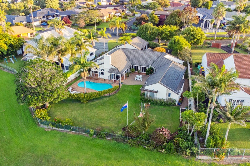 84 Rushgreen Avenue, Pahurehure, Papakura - Carousel 1