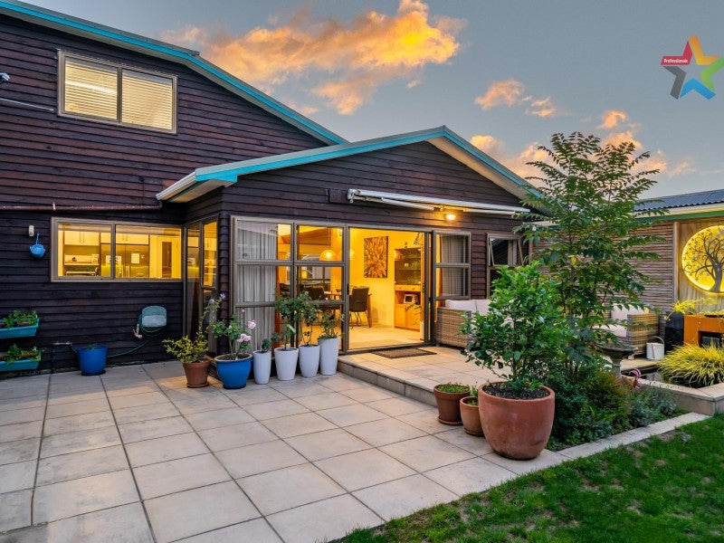 27 Holyoake Crescent, Avalon, Lower Hutt - Carousel 1