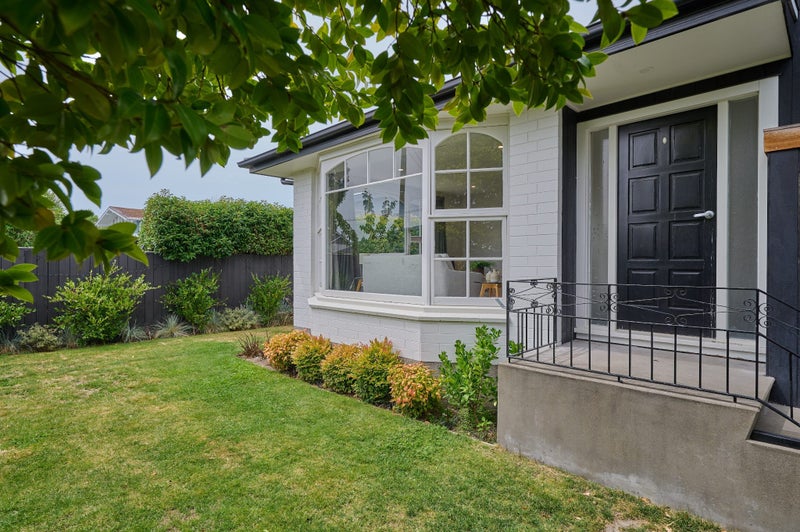 2/484 Ilam Road, Bryndwr, Christchurch - Carousel 1