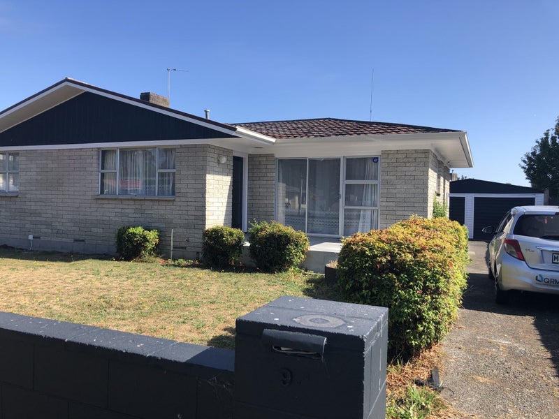 90 Saxbys Road, Deanwell, Hamilton - Carousel 1