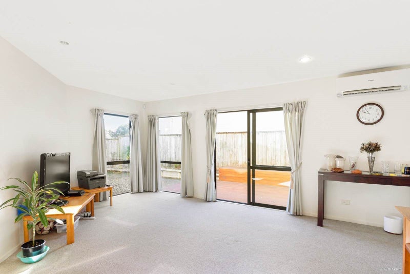20A Milliken Avenue, Mount Roskill, Auckland - Carousel 1