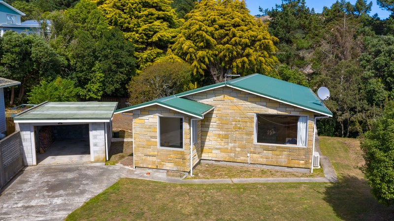 7 Ash Grove, Ranui, Porirua - Carousel 1