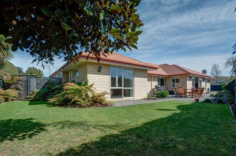 6 Birkdale Drive, Shirley, Christchurch - Carousel 2